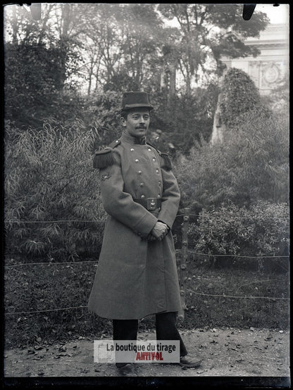 Officier français, soldat, parc, plaque verre, photo ancienne, négatif 9x12 cm