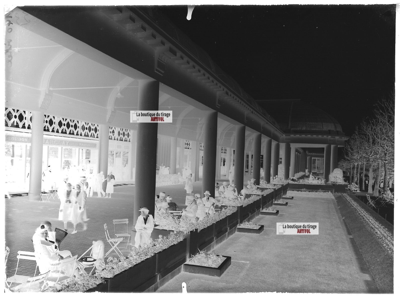 Plaque verre photo ancienne négatif noir et blanc 13x18 cm Vittel source eau