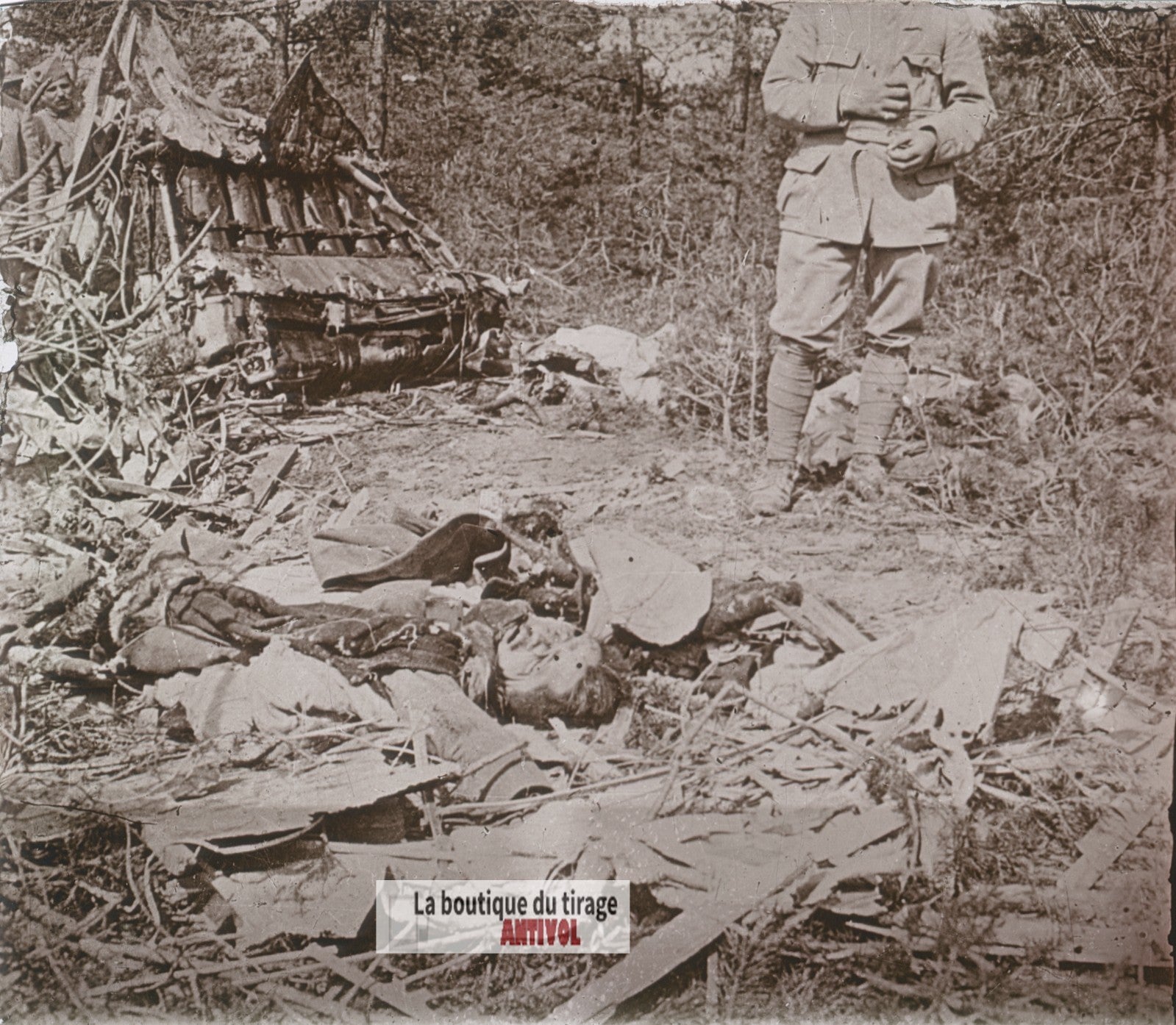 Avion allemand abattu, guerre WW1, plaque verre stéréo, photo 4,5x10,7 cm