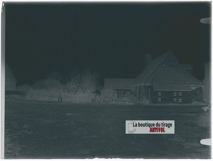 Ferme rurale avec chevaux, plaque verre photo ancienne, négatif 9x12 cm