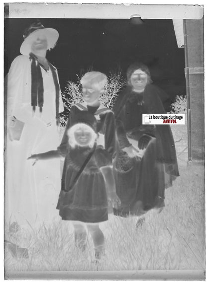 Flou, curiosité, Plaque verre photo ancienne, négatif noir & blanc 6x9 cm