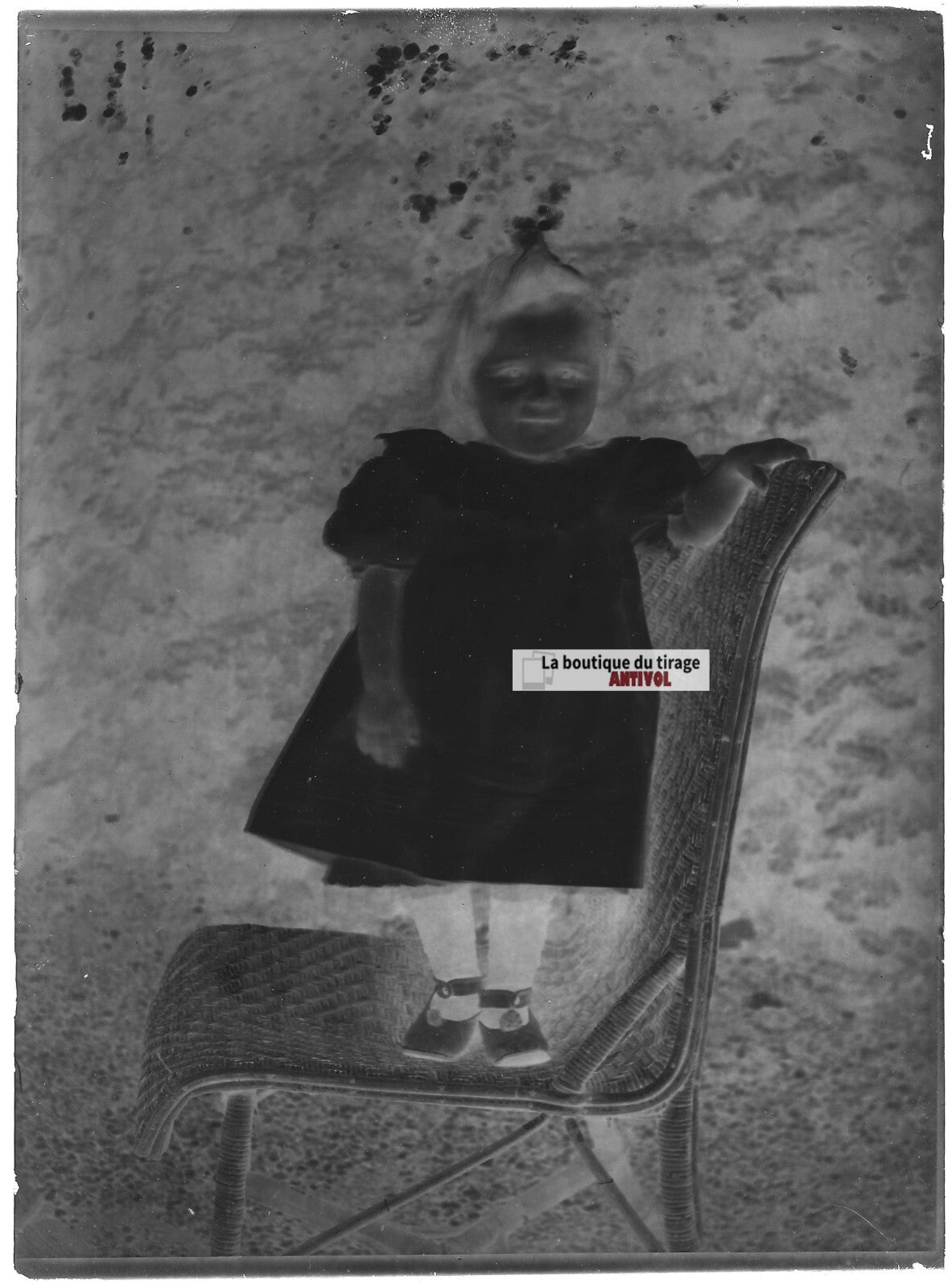 Plaque verre photo ancienne négatif noir et blanc 13x18 cm petite fille vintage 