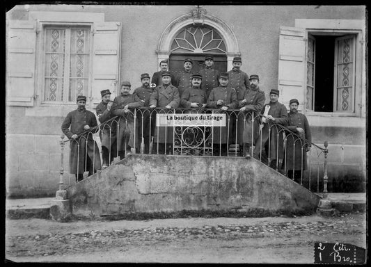 Plaque verre photo ancienne négatif noir et blanc 13x18 cm groupe soldats France