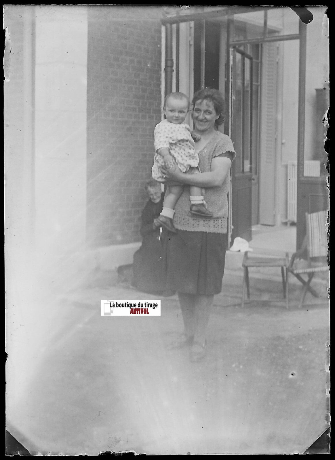 Bébé, famille, France, Plaque verre photo, négatif ancien noir & blanc 6x9 cm