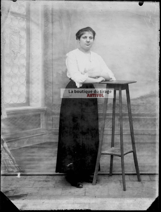 Plaque verre photo ancienne négatif noir et blanc 9x12 cm femme France vintage 