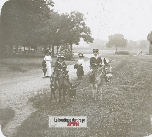 Enfants à dos d’âne, France, plaque verre photo ancienne stéréo 6x13 cm