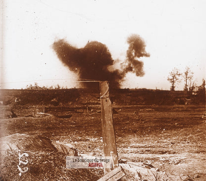 Ravin d’Assevillers, explosion WW1, plaque verre photo ancienne stéréo 6x13 cm