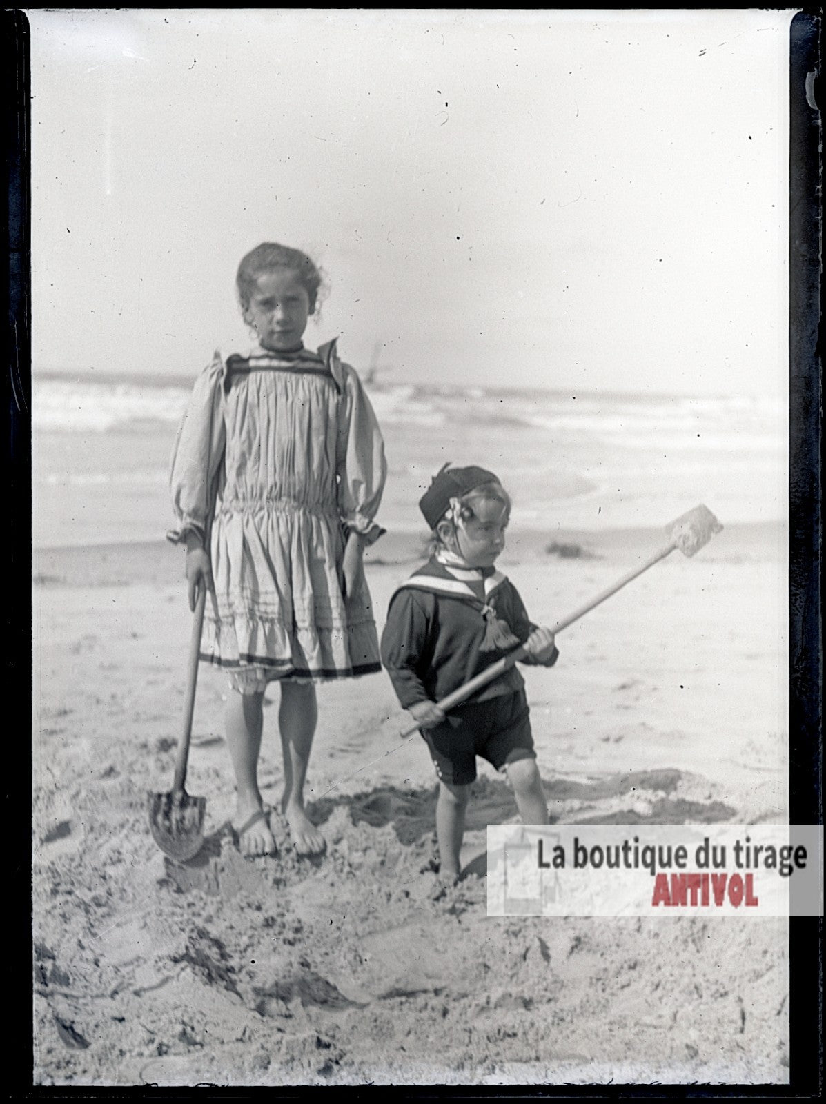 Jeunes enfants, sable, Berck-Plage, plaque verre photo ancienne, négatif 9x12 cm