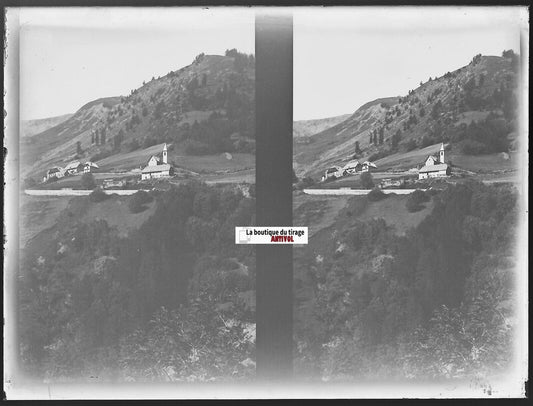 Montagne, église, Plaque verre photo ancienne, négatif noir & blanc 9x12 cm