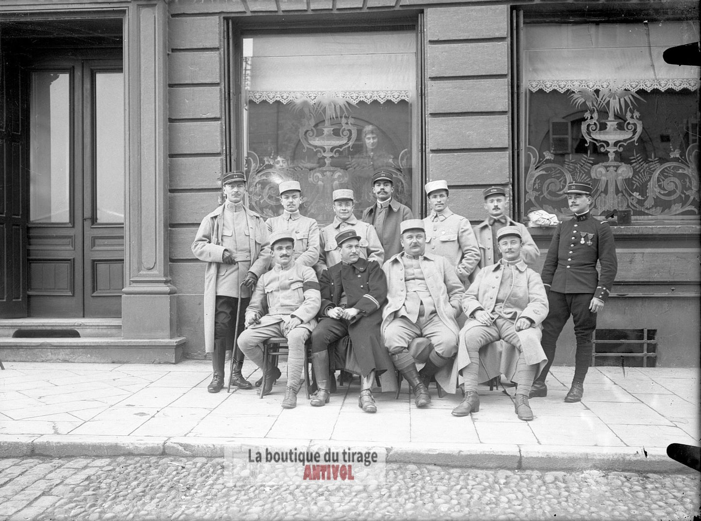 Officiers devant un café, Nancy, plaque verre, photo ancienne, négatif 9x12 cm