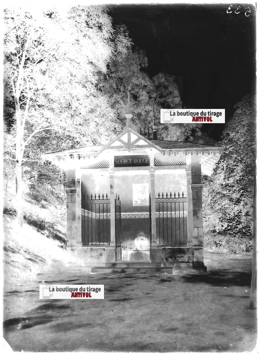 Plaque verre photo ancienne négatif noir et blanc 13x18 cm Saint-Nectaire source