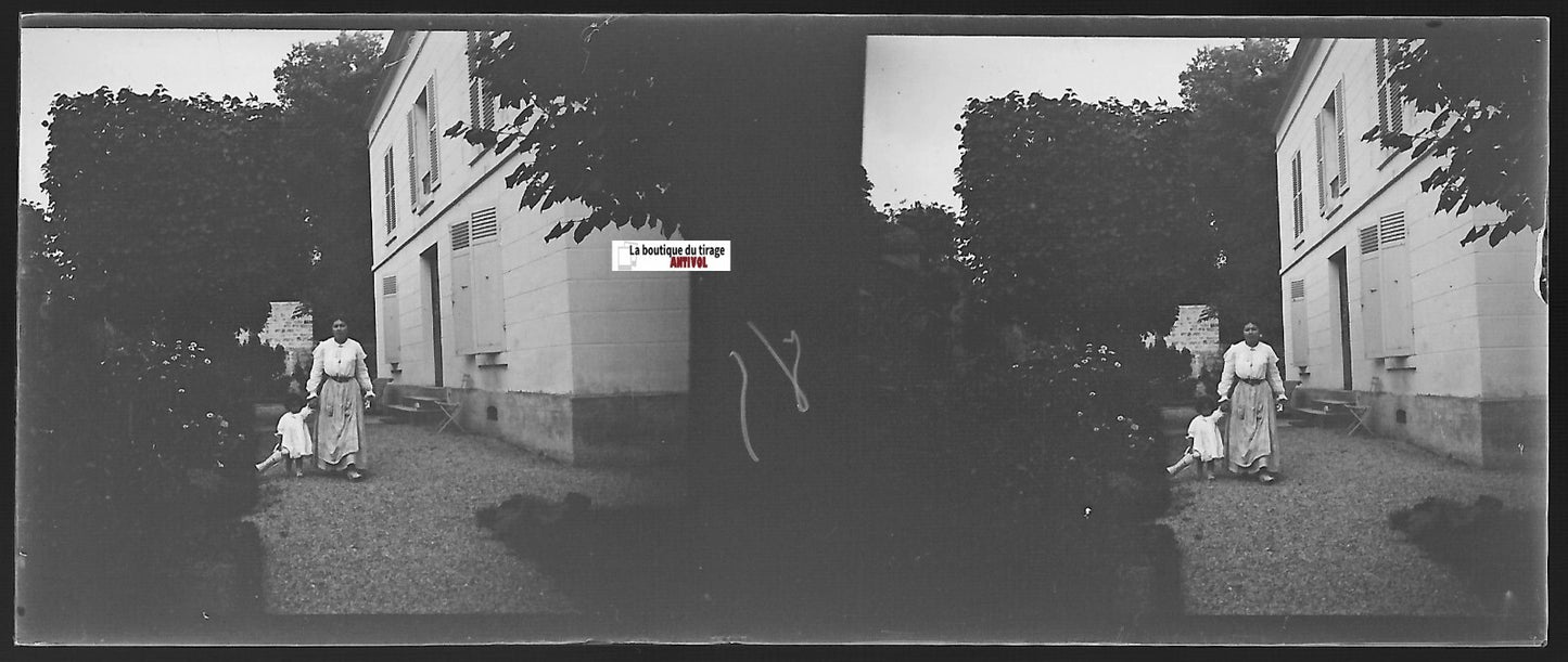 Famille, maison, Plaque verre photo stéréo, négatif noir & blanc 4,5x10,7 cm