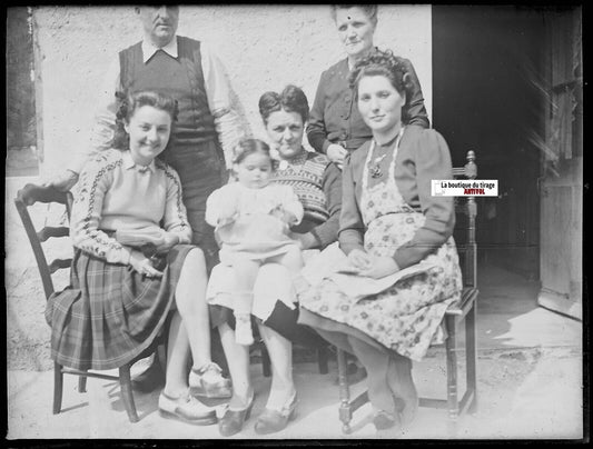 Famille, enfant, Plaque verre photo ancienne, négatif noir & blanc 9x12 cm