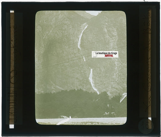 Cascades du Bâton, photo J. Moulin, plaque verre, couleur, positif 8,5x10 cm