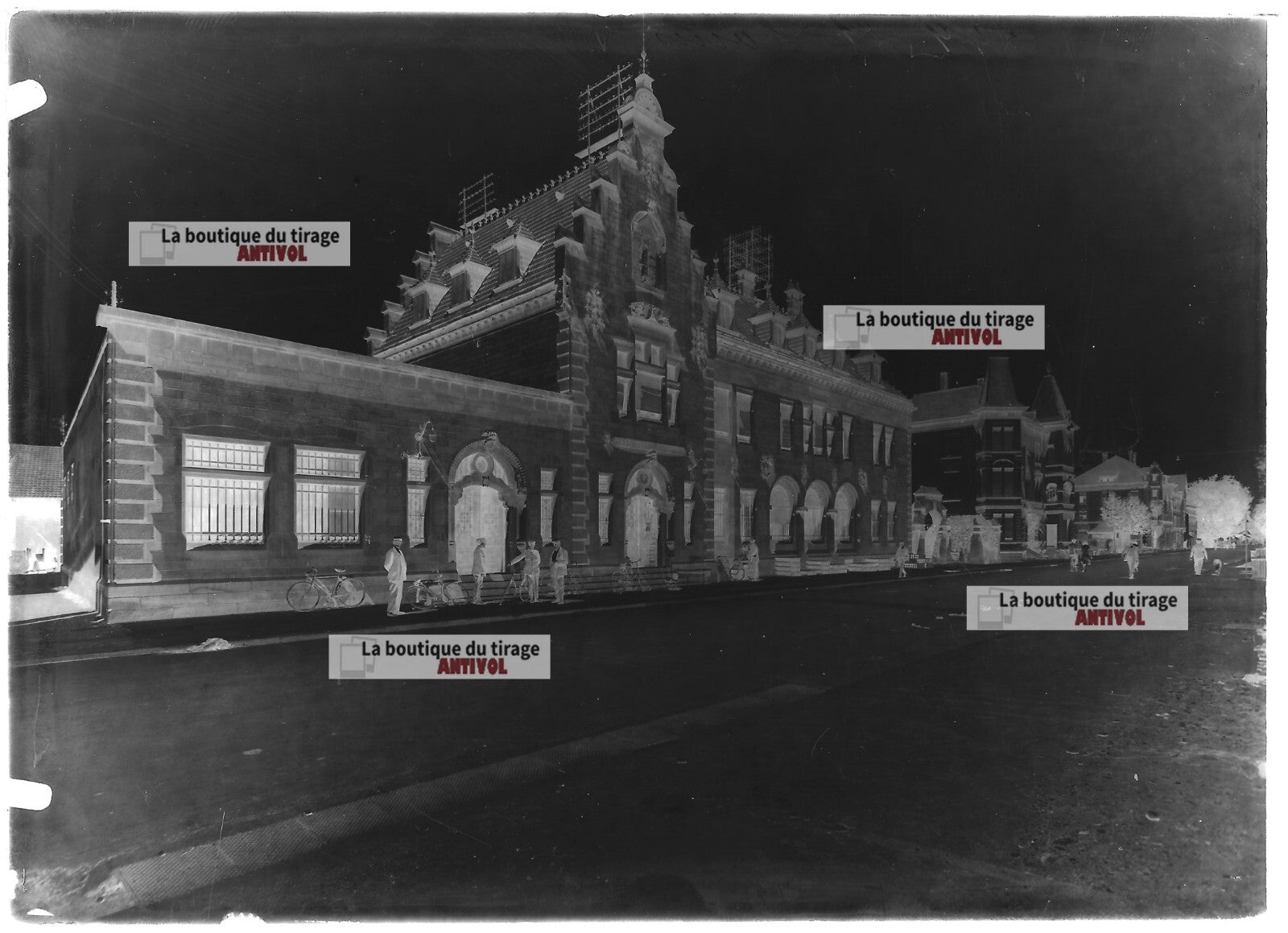 Plaque verre photo ancienne négatif noir et blanc 13x18 cm Saint-Louis La Poste