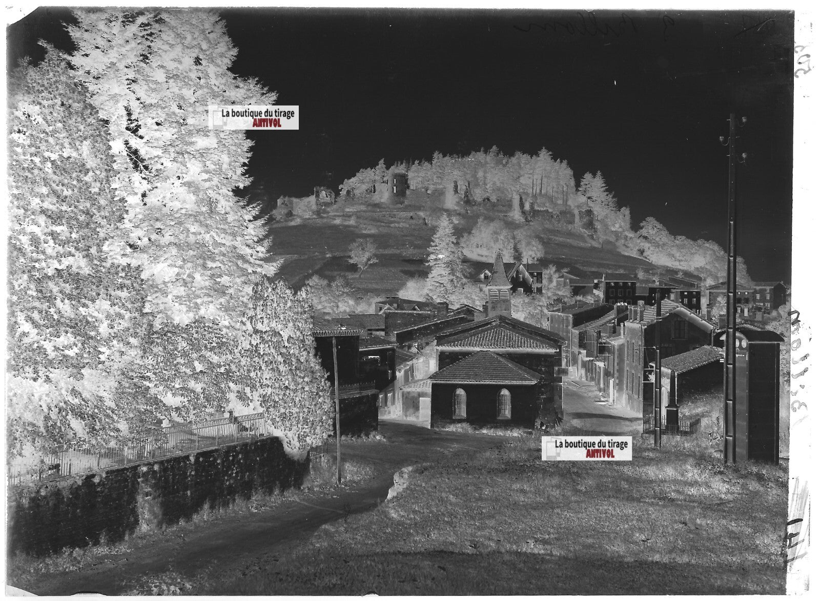 Plaque verre photo ancienne négatif noir et blanc 13x18 cm Mauzun village France