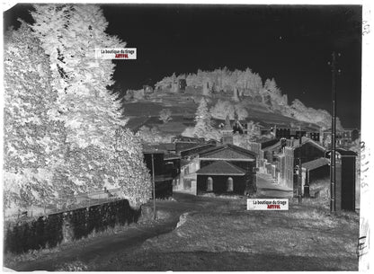 Plaque verre photo ancienne négatif noir et blanc 13x18 cm Mauzun village France