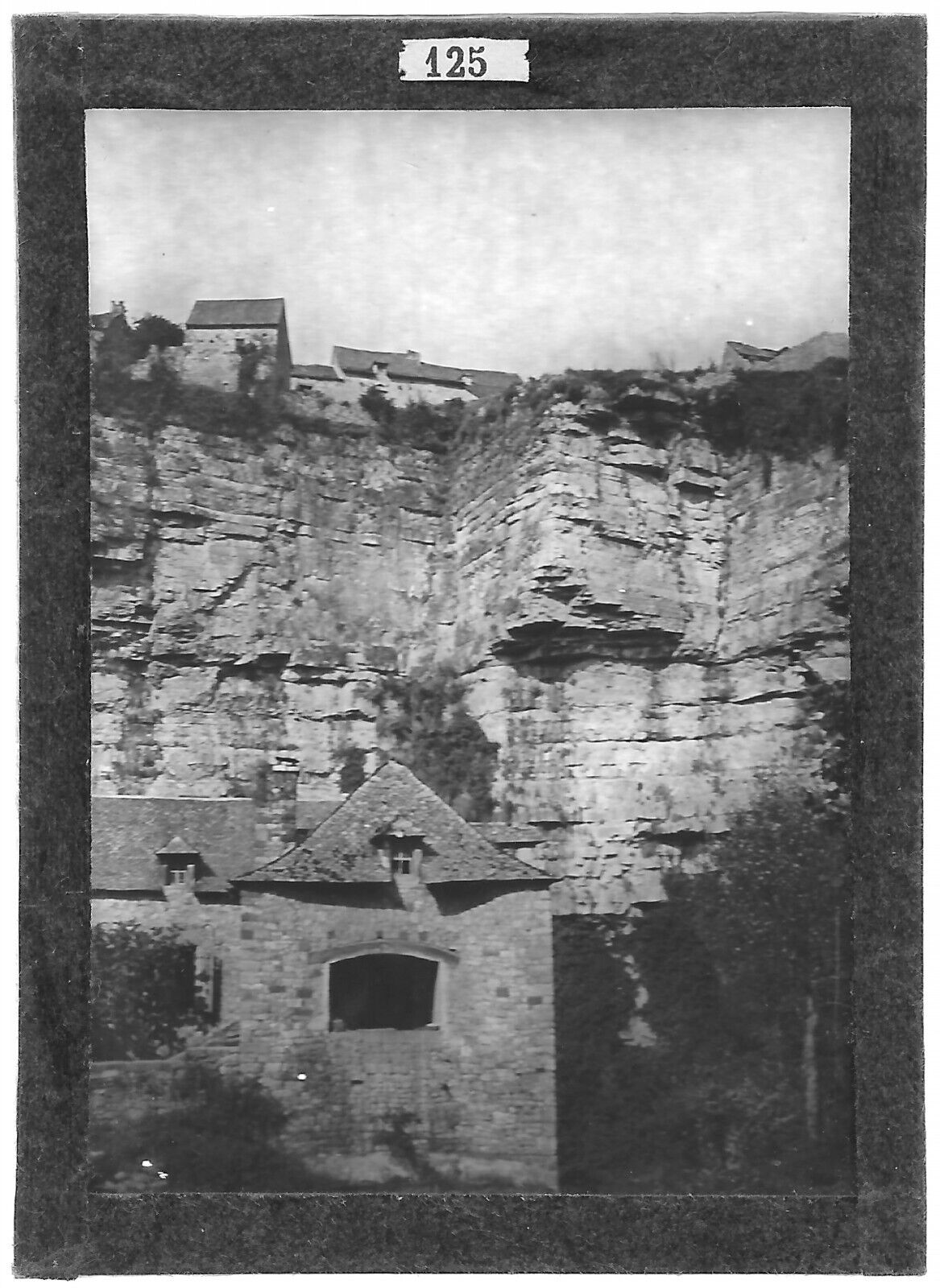 Plaque verre photo ancienne positif noir et blanc 6x9 cm Cévennes village France