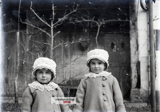 Fillettes, enfants, France, plaque verre photo ancienne, négatif 9x12 cm