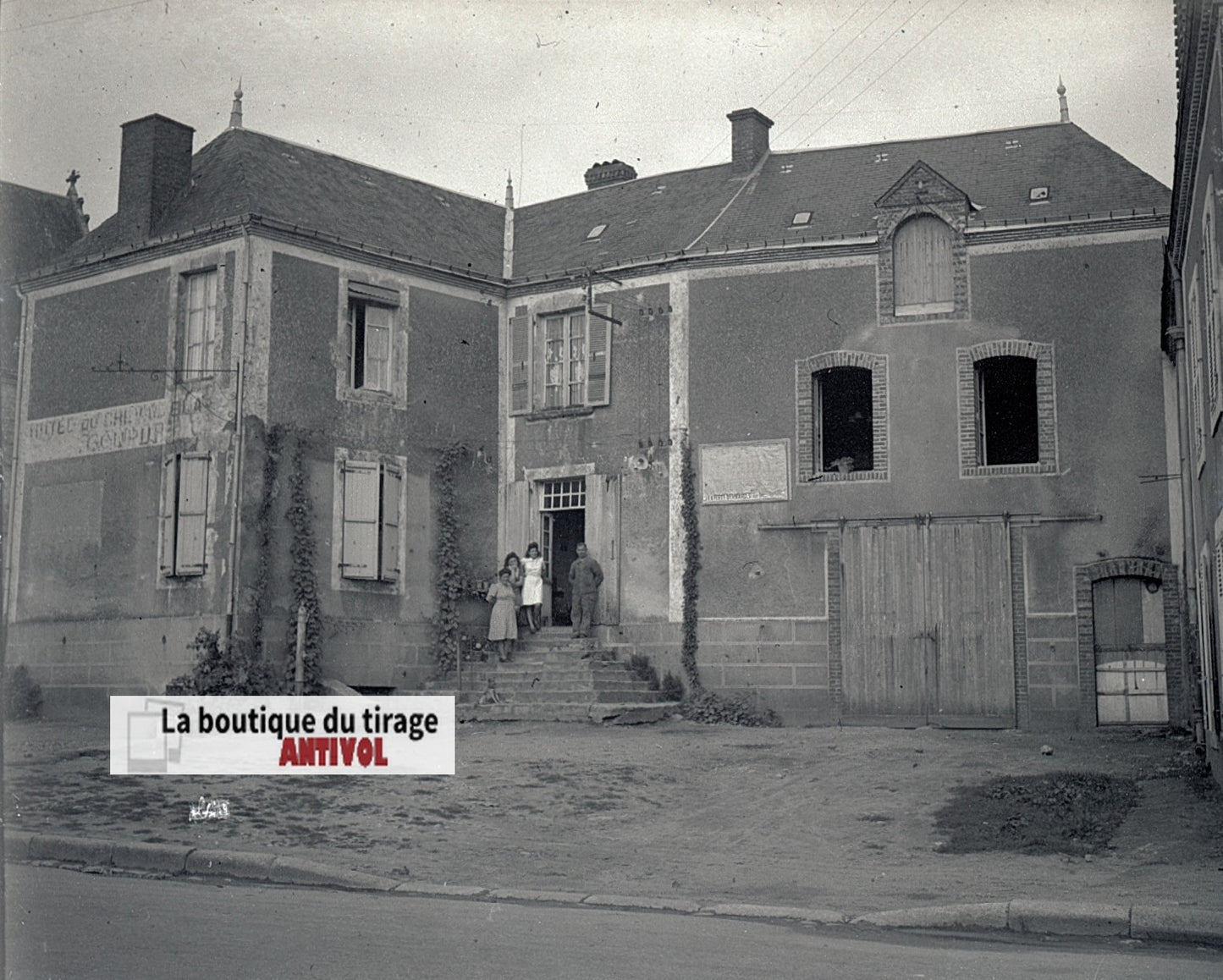 Camp du Ruchard, civils, plaque verre, photo ancienne, négatif N&B 6x13 cm