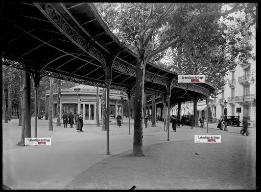 Plaque verre photo ancienne négatif noir et blanc 13x18 cm Vichy France voiture