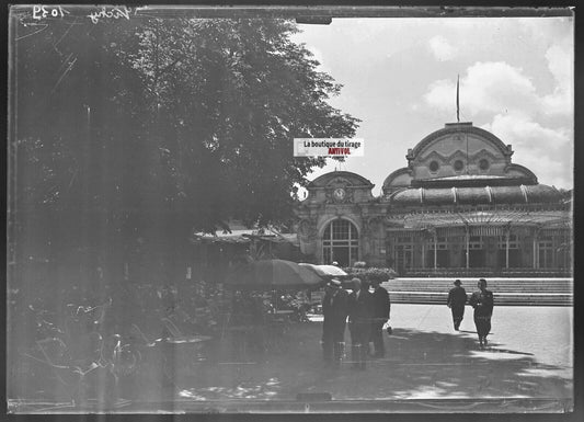 Plaque verre photo ancienne négatif noir et blanc 13x18 cm casino de Vichy