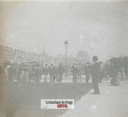 Paris, Tuileries, promeneurs, plaque verre stéréo, photo ancienne 4,5x10,7 cm