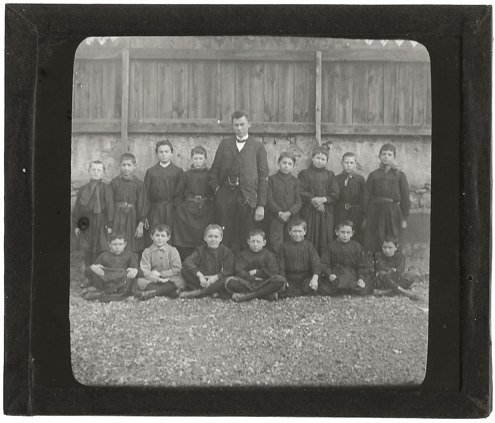 Groupe enfants Saint-Pierre, photo ancienne plaque de verre, positif 8,5x10 cm