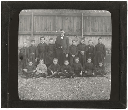 Groupe enfants Saint-Pierre, photo ancienne plaque de verre, positif 8,5x10 cm