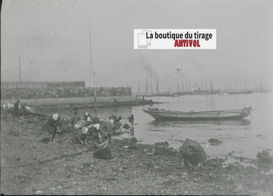 Personnages, Japon, bateaux, photo plaque verre, noir & blanc, positif 8,5x10 cm