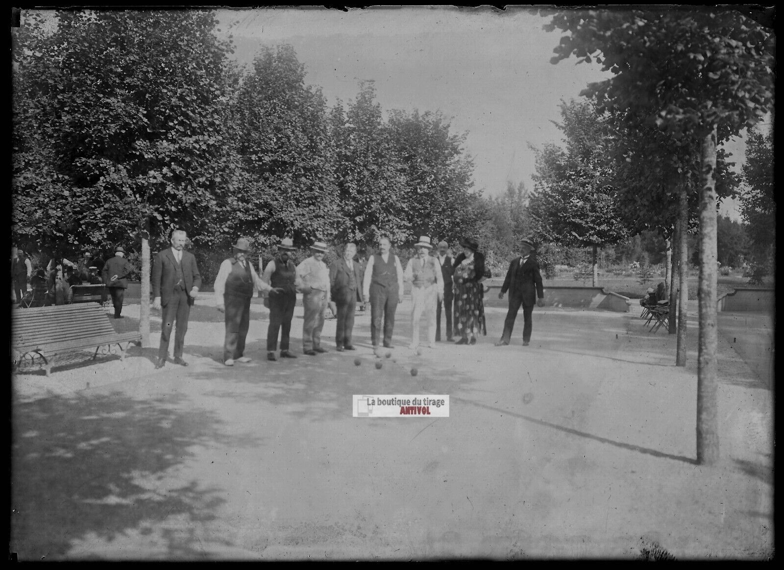 Plaque verre photo ancienne négatif noir et blanc 13x18 cm Vittel pétanque