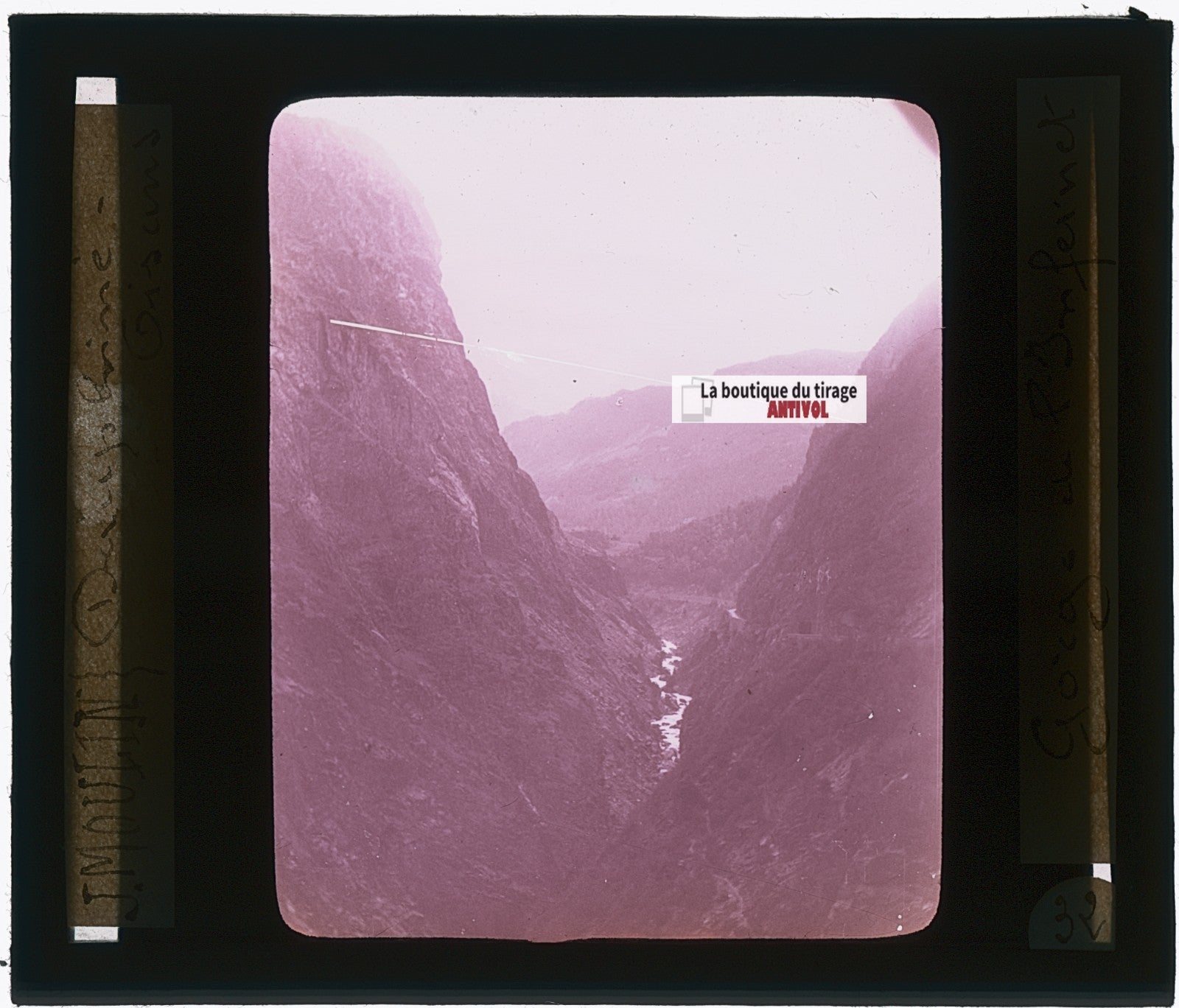 Gorges de l'Infernet, photo J. Moulin, plaque verre, couleur, positif 8,5x10 cm