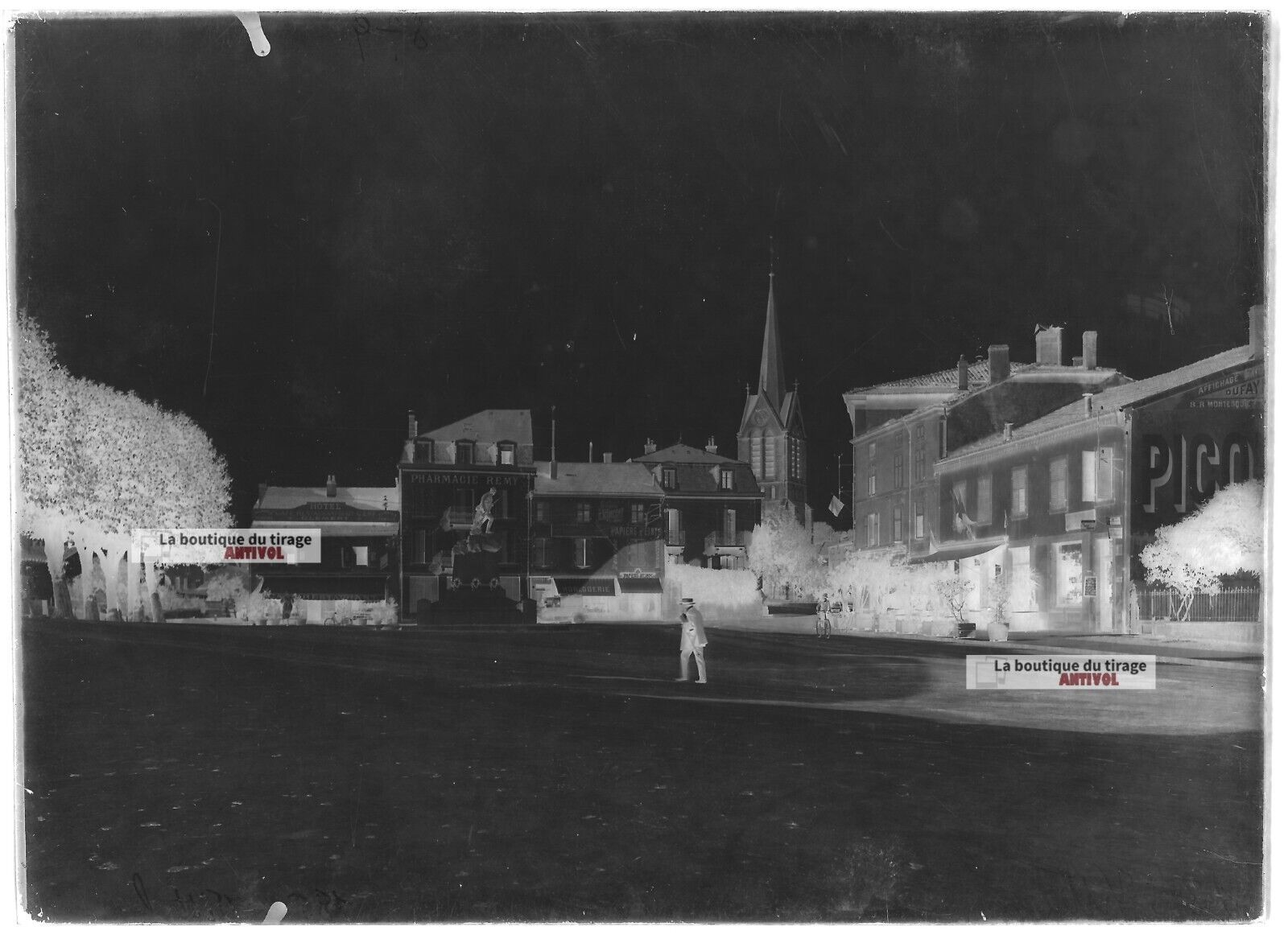 Plaque verre photo ancienne négatif noir et blanc 13x18 cm Vittel ville France