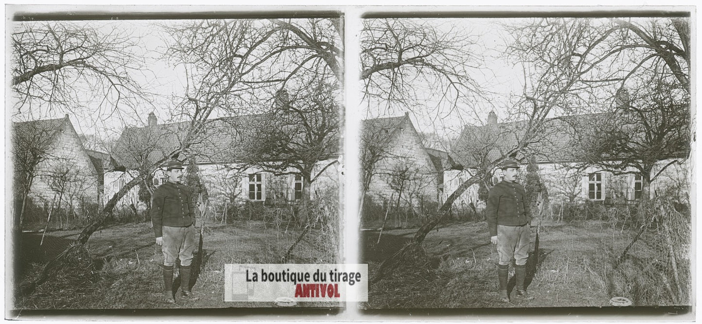 Soldat français, verger, guerre WW1, plaque verre photo ancienne stéréo 6x13 cm