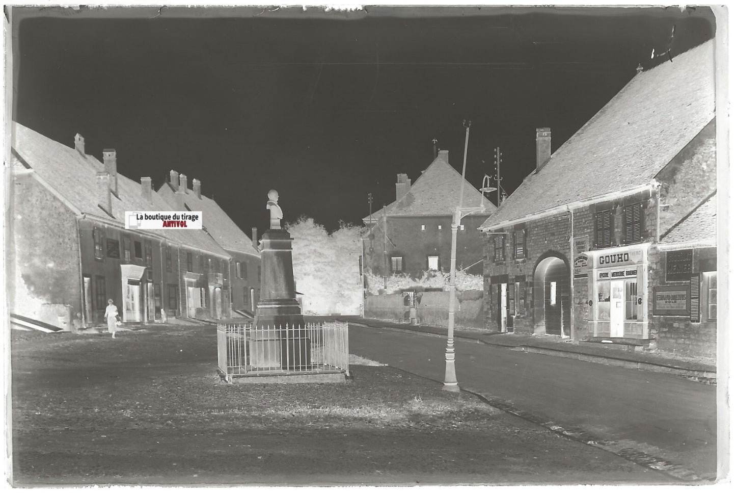 Mont-sous-Vaudrey, épicerie, Plaque verre photo, négatif noir & blanc 10x15 cm