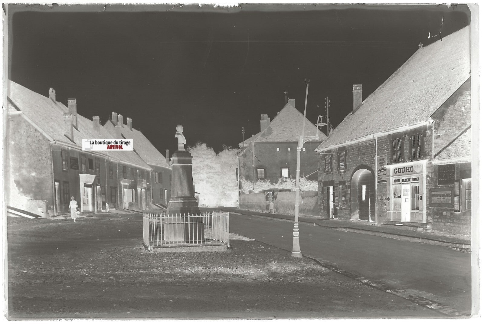 Mont-sous-Vaudrey, épicerie, Plaque verre photo, négatif noir & blanc 10x15 cm
