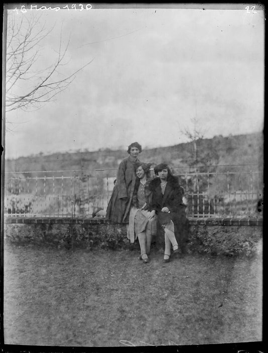 Plaque verre photo ancienne négatif noir et blanc 9x12 cm femmes groupe France 