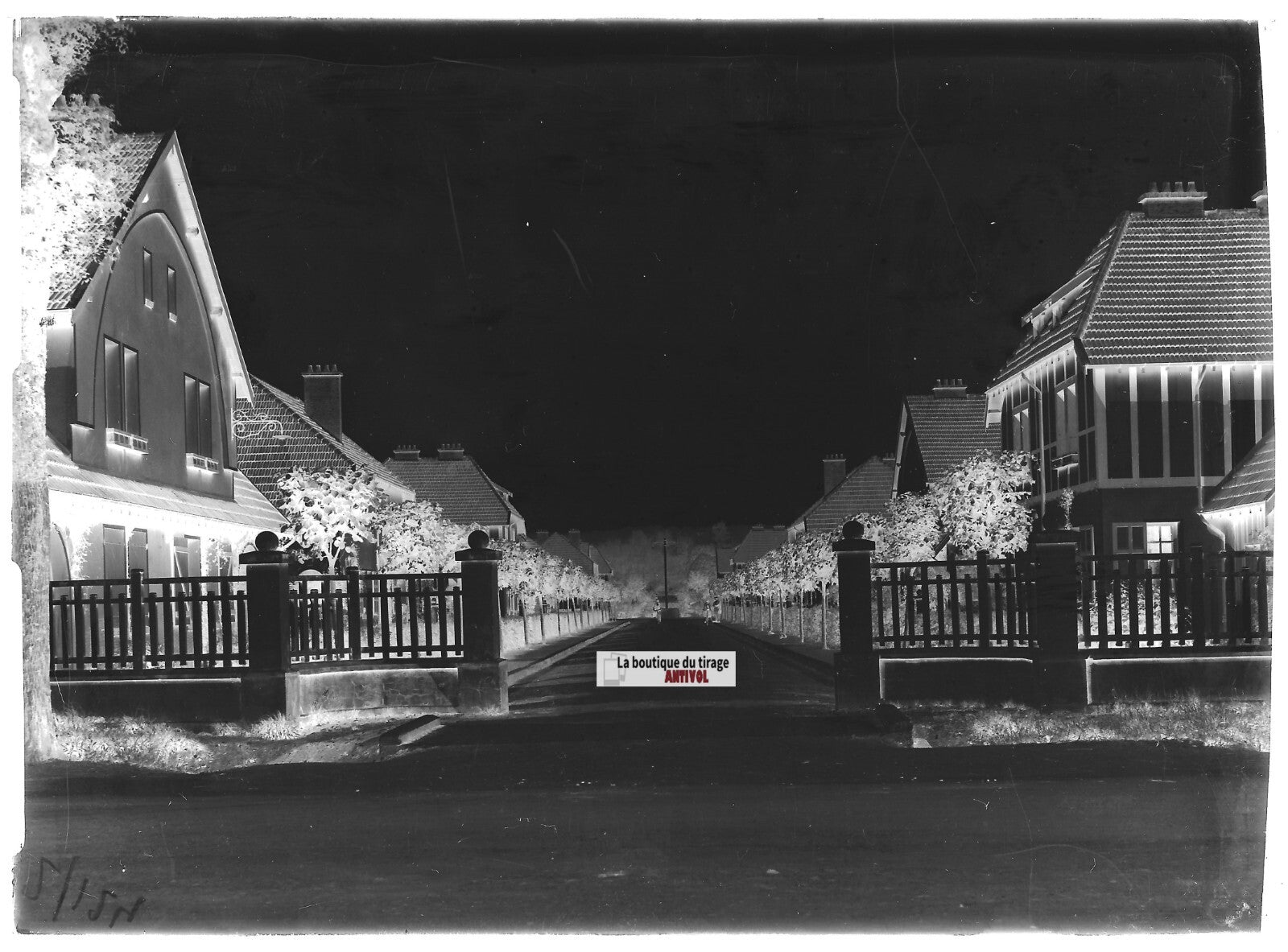 Plaque verre photo ancienne négatif noir et blanc 13x18 cm village vintage rue
