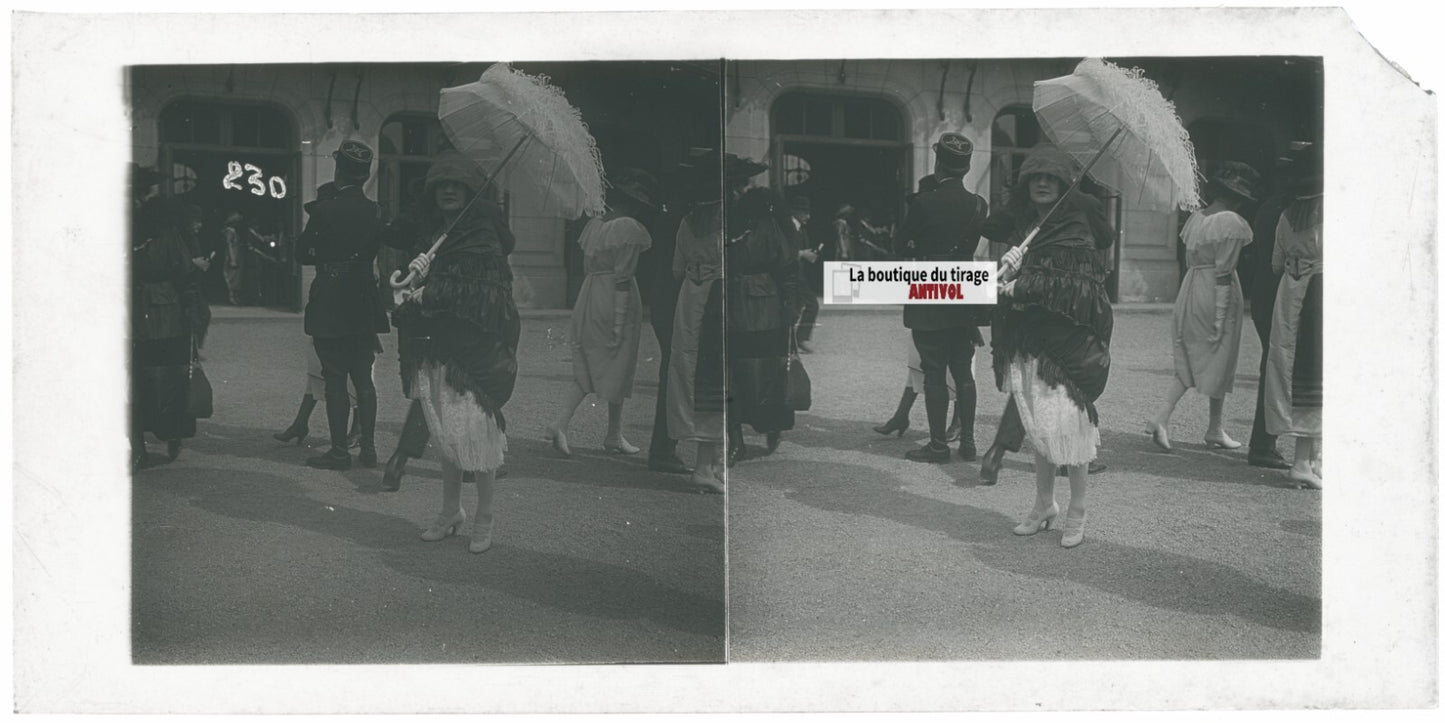 Personnages, Longchamp, Paris, plaque verre stéréoscopique, positif 8,5x17 cm