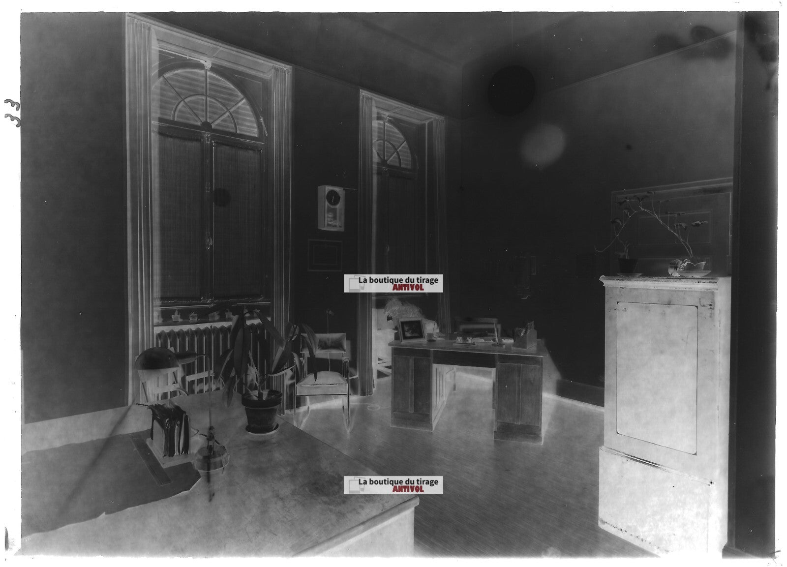 Plaque verre photo ancienne négatif noir et blanc 13x18 cm bureau maison France