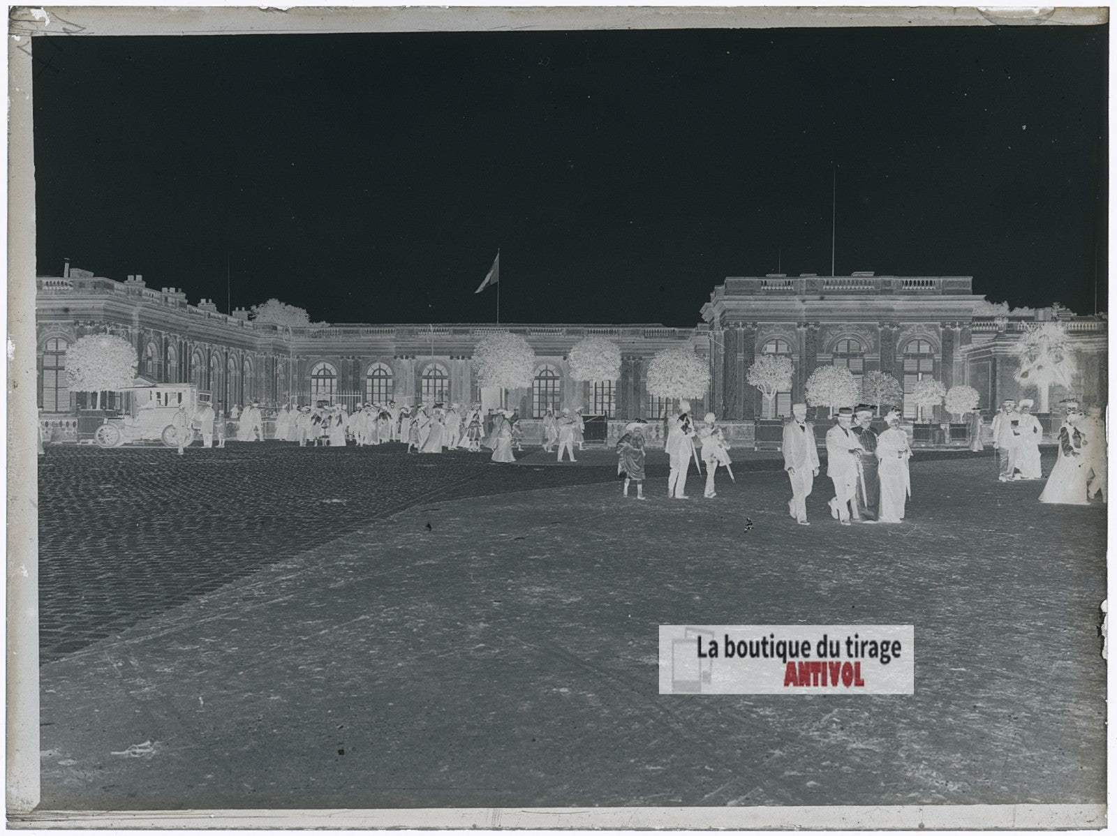 Cour du Petit Trianon à Versailles, plaque verre photo ancienne, négatif 9x12 cm