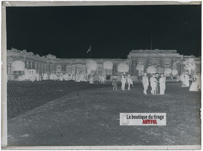 Cour du Petit Trianon à Versailles, plaque verre photo ancienne, négatif 9x12 cm