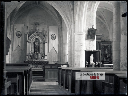 Intérieur d’église avec autel, plaque verre photo ancienne, négatif 9x12 cm
