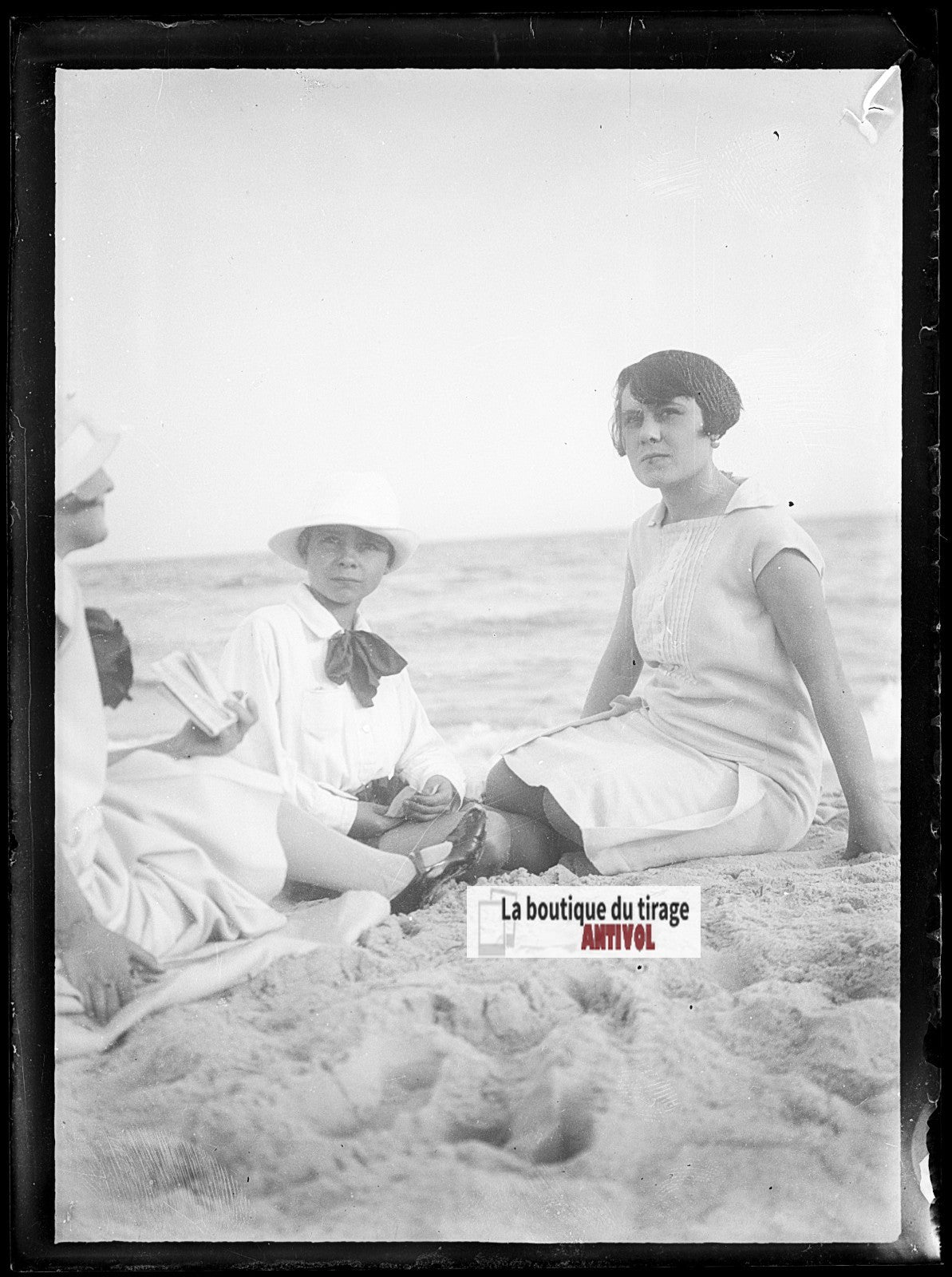 Famille, mer plage, photo ancienne plaque verre, négatif noir & blanc, 9x12 cm