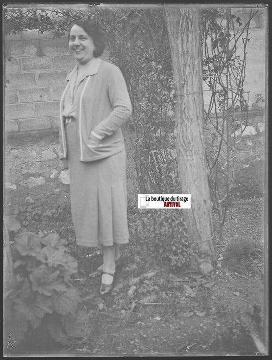 Femme, sourire, Plaque verre photo ancienne, négatif noir & blanc 9x12 cm