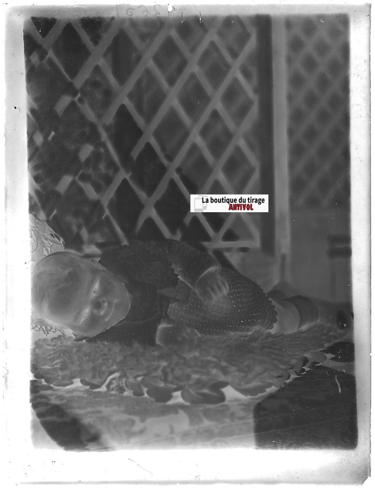 Bébé, enfant, Plaque verre photo ancienne, négatif noir & blanc 9x12 cm