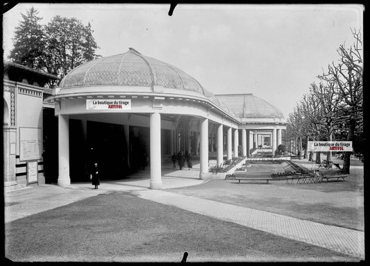 Plaque verre photo ancienne négatif noir et blanc 13x18 cm Vittel galerie therme