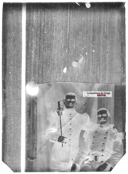 Plaque verre photo ancienne négatif noir et blanc 6x9 cm hommes soldats France - La Boutique Du Tirage 