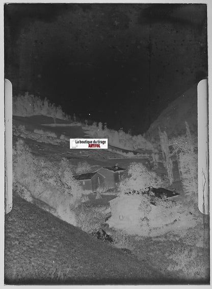 Village, montagne, Plaque verre photo ancienne, négatif noir & blanc 6x9 cm
