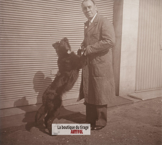 Homme, animal chien, France, plaque verre photo ancienne stéréo 6x13 cm